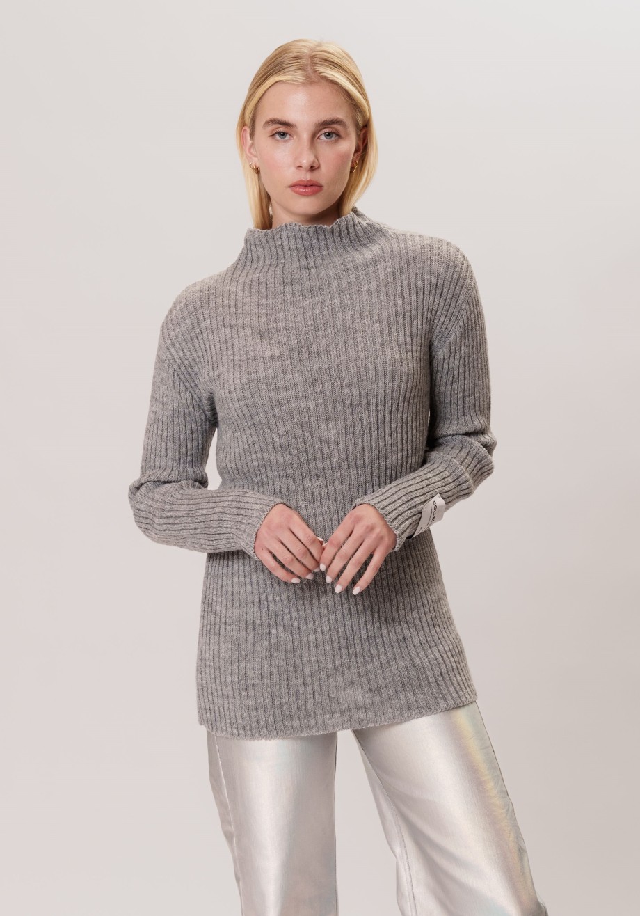 NO11 TURTLE NECK TOP