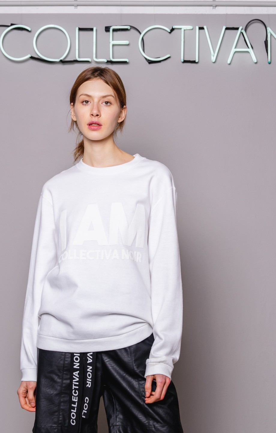 IAM BOLD SWEATSHIRT