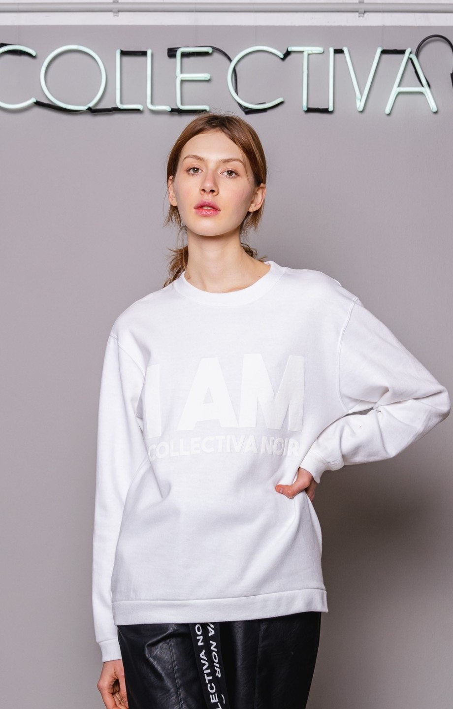 IAM BOLD SWEATSHIRT